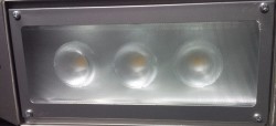 Energeticky usporne exterierov e svitidlo s LED COB 3 cipy